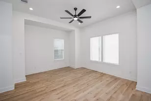 5615 Val Verde St, Houston, TX 77057 - Photo 27