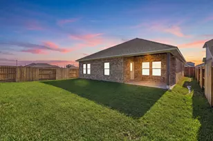 1911 Starlight St, Angleton, TX 77515 - Photo 23