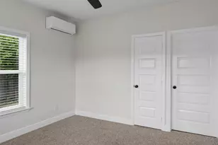 7928 Elvera St, Houston, TX 77012 - Photo 17