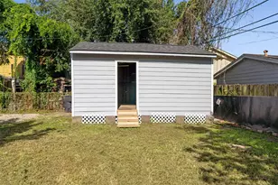 7928 Elvera St, Houston, TX 77012 - Photo 23