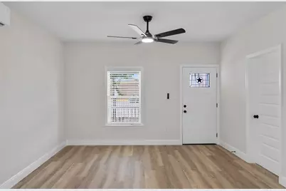 7928 Elvera Street, Houston, TX 77012 - Photo 3