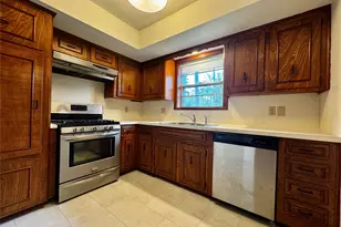 24231 Shellbrook Dr, Houston, TX 77336 - Photo 9