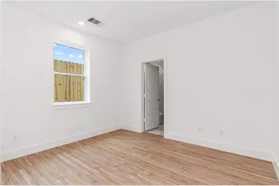 4710 Thornton Views  Rd, Houston, TX 77018 - Photo 5