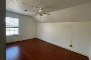 13130 Kingsmill Dr, Sugar Land, TX 77478 - Photo 9