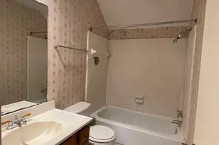 13130 Kingsmill Dr, Sugar Land, TX 77478 - Photo 11