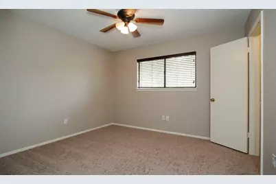 1 Greeningdon Street, The Woodlands, TX 77381 - Photo 11