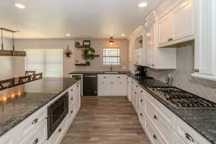 475 Concord St, Vidor, TX 77662 - Photo 7