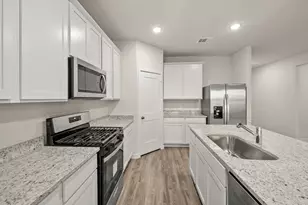 12018 Curlin Dr, Willis, TX 77318 - Photo 5