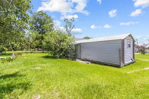 5010 Wilson St, Groves, TX 77619 - Photo 25