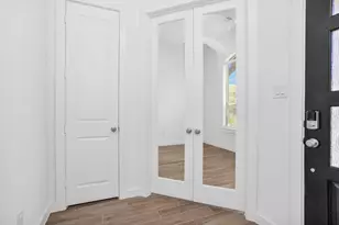 256 Sky Top Dr, Montgomery, TX 77316 - Photo 7