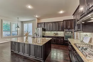 25 Red Moon Pl, The Woodlands, TX 77375 - Photo 9