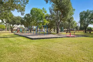 15611 Meadow Village Dr, Houston, TX 77095 - Photo 39