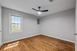 201 Huisache St, Lake Jackson, TX 77566 - Photo 17