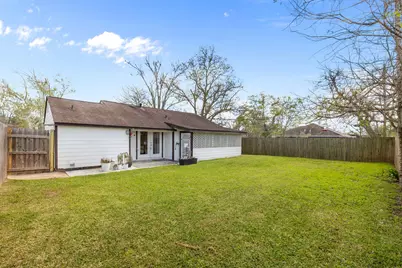 201 Huisache Street, Lake Jackson, TX 77566 - Photo 21