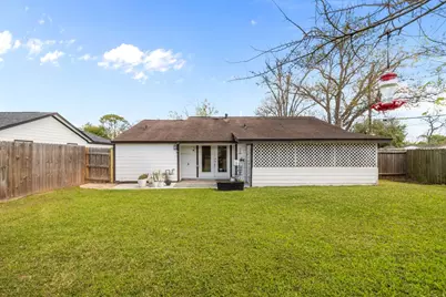 201 Huisache Street, Lake Jackson, TX 77566 - Photo 23