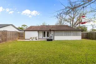 201 Huisache St, Lake Jackson, TX 77566 - Photo 23