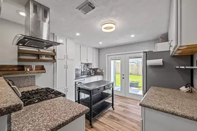 201 Huisache Street, Lake Jackson, TX 77566 - Photo 7