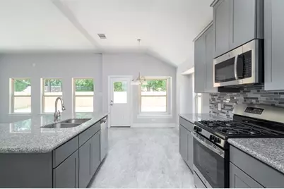 18219 Willow Edge Drive, Tomball, TX 77375 - Photo 13