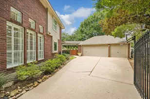1310 Tracewood Cove, Houston, TX 77077 - Photo 9