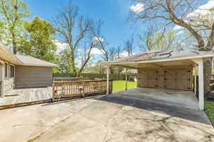 120 Palm Ln, Lake Jackson, TX 77566 - Photo 5