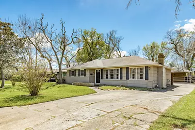 120 Palm Lane, Lake Jackson, TX 77566 - Photo 1