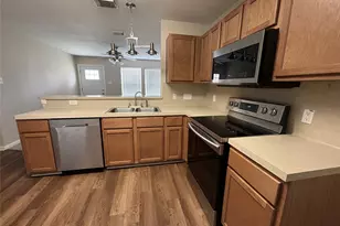 5525 N Buffalo Cir, Willis, TX 77378 - Photo 5