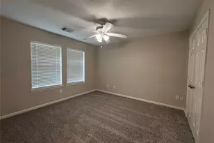 5525 N Buffalo Cir, Willis, TX 77378 - Photo 9