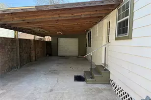 904 11th St, Texas City, TX 77590 - Photo 13