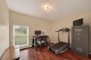 306 W Castle Harbour Dr, Friendswood, TX 77546 - Photo 25