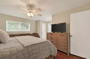 306 W Castle Harbour Dr, Friendswood, TX 77546 - Photo 35