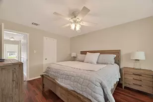 306 W Castle Harbour Dr, Friendswood, TX 77546 - Photo 37