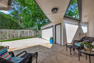 306 W Castle Harbour Dr, Friendswood, TX 77546 - Photo 43