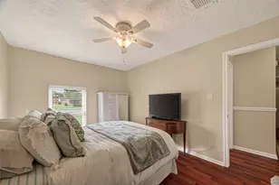 306 W Castle Harbour Dr, Friendswood, TX 77546 - Photo 29