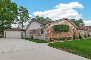 306 W Castle Harbour Dr, Friendswood, TX 77546 - Photo 3