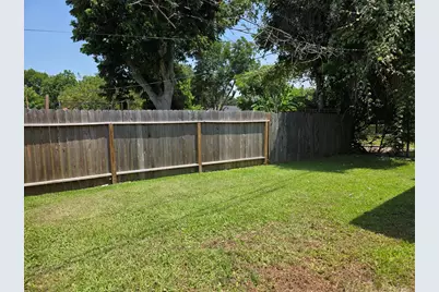 31 14th Avenue N, Texas City, TX 77590 - Photo 13