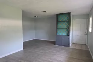 31 14th Ave N, Texas City, TX 77590 - Photo 3