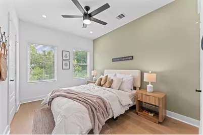 3008 Jensen Springs Lane, Houston, TX 77026 - Photo 17