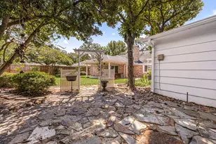 10106 Inwood Dr, Houston, TX 77042 - Photo 41