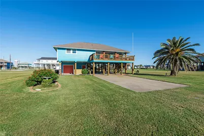 117 S Verdia Drive, Crystal Beach, TX 77650 - Photo 5