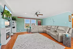 117 S Verdia Dr, Crystal Beach, TX 77650 - Photo 3