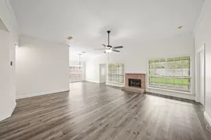 2727 N Peach Hollow Cir, Pearland, TX 77584 - Photo 3