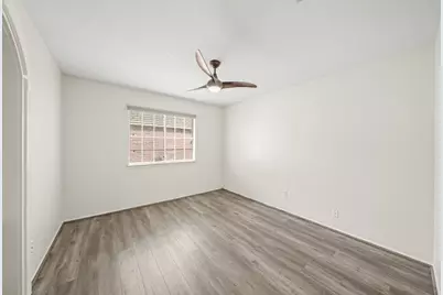 2727 N Peach Hollow Circle, Pearland, TX 77584 - Photo 9