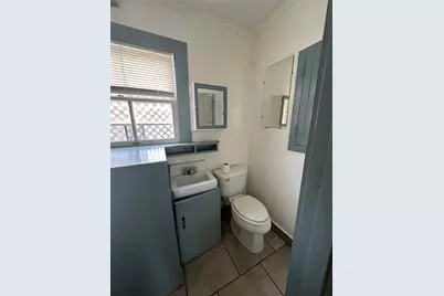 708 J #Rear, Galveston, TX 77550 - Photo 5