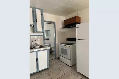 708 J #Rear, Galveston, TX 77550 - Photo 3