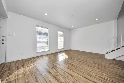 10358 Hammerly Boulevard #18, Houston, TX 77043 - Photo 9