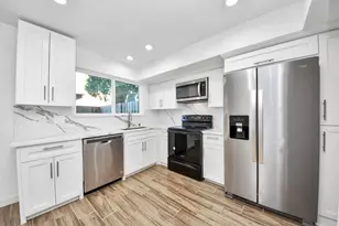 10358 Hammerly Blvd, Houston, TX 77043 - Photo 15