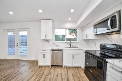 10358 Hammerly Boulevard #18, Houston, TX 77043 - Photo 17