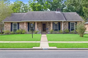 15214 St Cloud Dr, Houston, TX 77062 - Photo 3