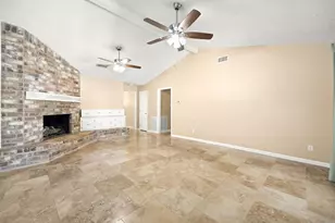 15214 St Cloud Dr, Houston, TX 77062 - Photo 5