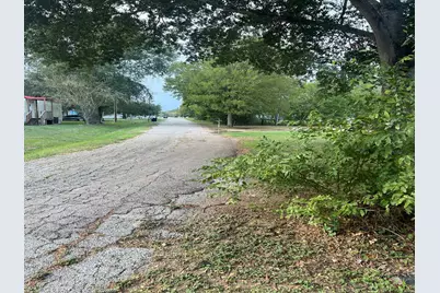 506 Rogers Street, Wallis, TX 77485 - Photo 5